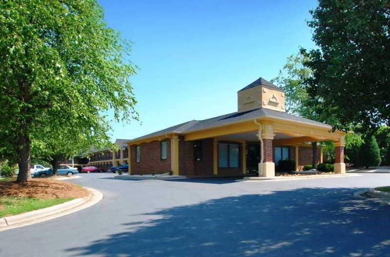 Quality Inn Albemarle Exterior photo